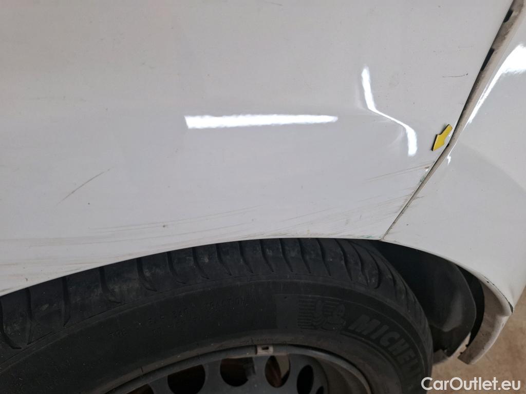  Renault  Clio  IV Air MediaNav 1.5 dCi 75CV BVM5 E6 #15