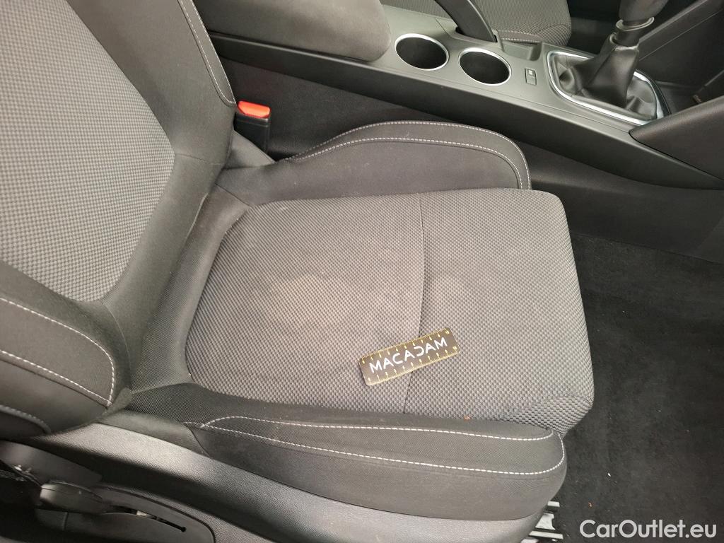  Renault  Megane  IV Berline 5pt. Société Air Nav 1.5 dCi 90CV BVM6 E6 #64