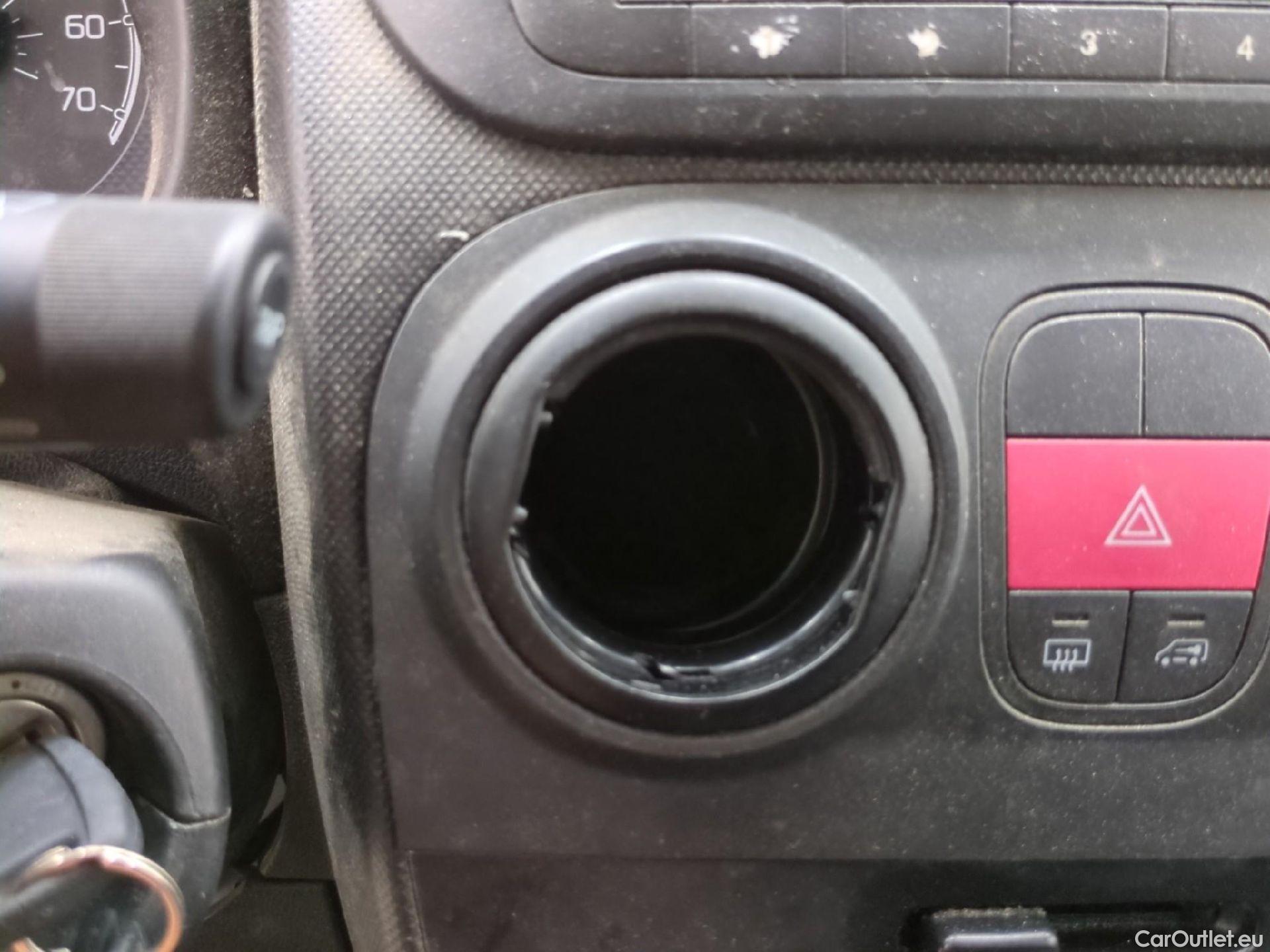 Peugeot  Bipper PEUGEOT  VU 4p Fourgonnette 1.3 HDI PACK CLIM PLUS 117 L1 #28
