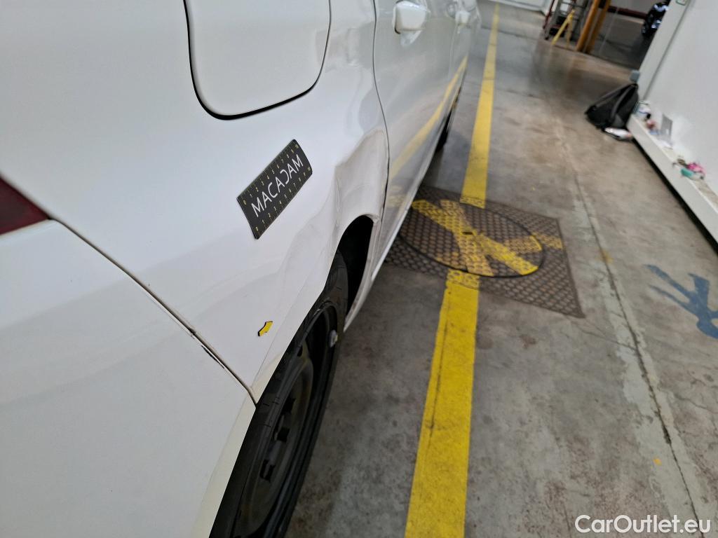  Peugeot  308  / 2017 / 5P / Berline BlueHDi 130 EAT6 S&S ACTIVE BUSINESS / TRANSFO VP/VF #2