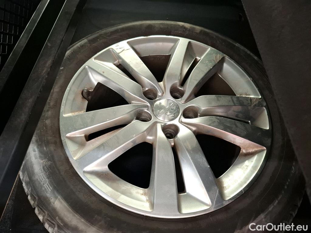 Peugeot  308  / 2017 / 5P / Berline BlueHDi 130 EAT6 S&S ACTIVE BUSINESS / TRANSFO VP/VF #65