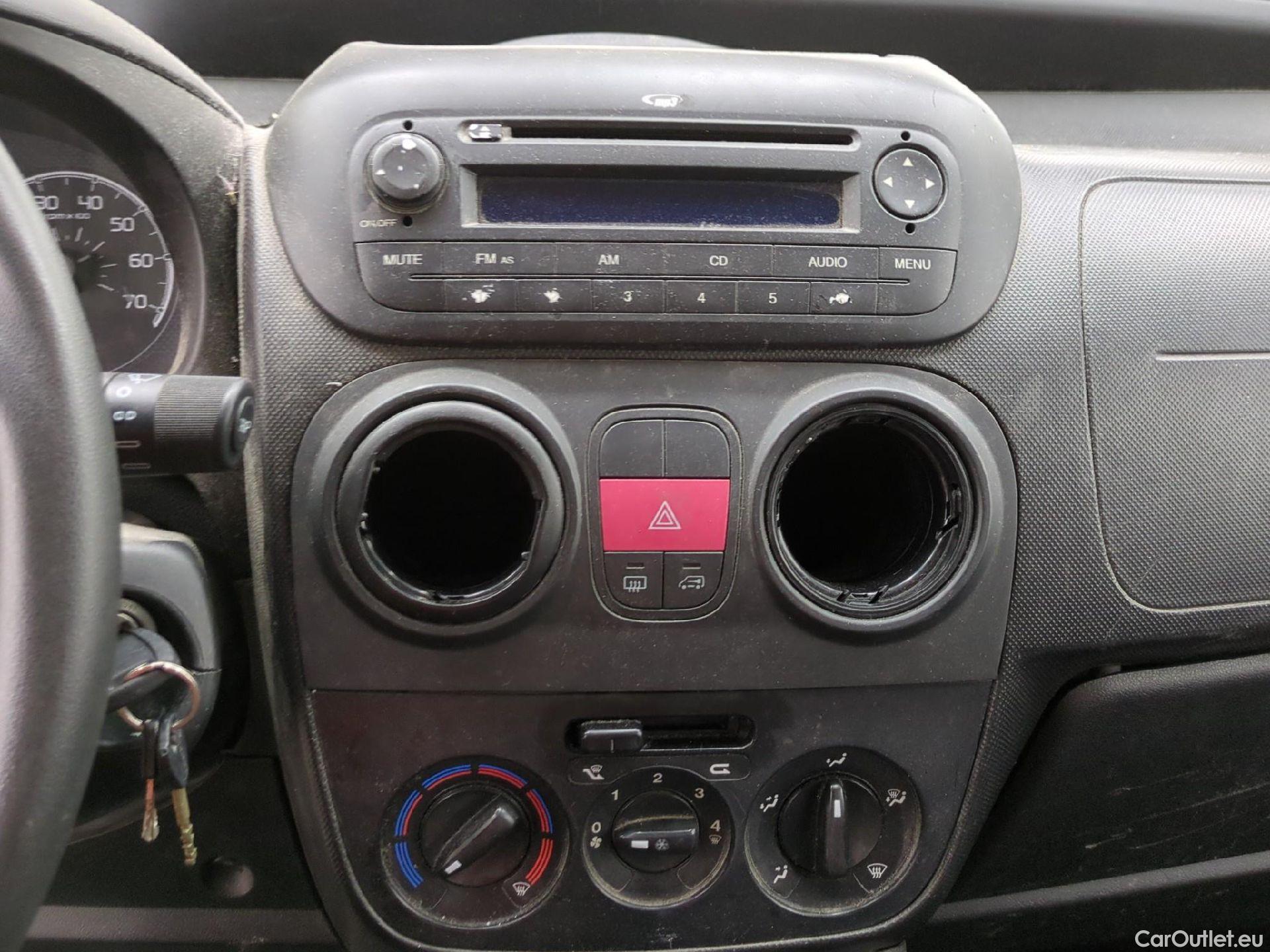  Peugeot  Bipper PEUGEOT  VU 4p Fourgonnette 1.3 HDI PACK CLIM PLUS 117 L1 #27