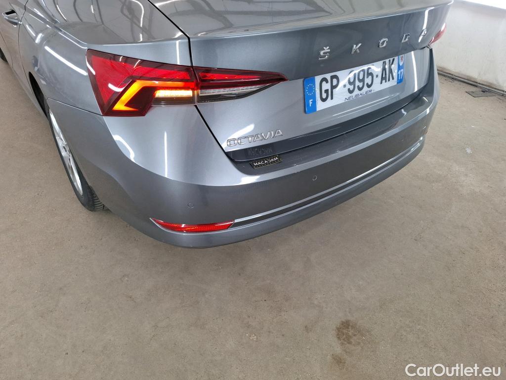  Skoda  Octavia  Berline Ambition 2.0 TDI 150CV BVA7 E6d #64