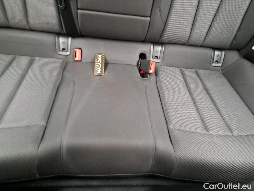  Audi  A4 AUDI  Avant / 2019 / 5P / Break 35 TFSI 150 S tronic Business line #1