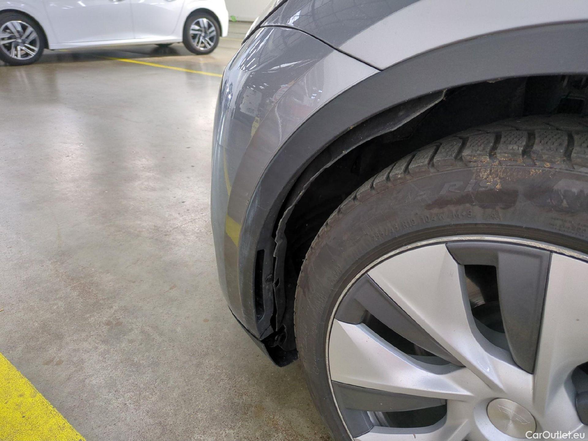  Tesla  Model Y TESLA  / 2020 / 5P / SUV Grande Autonomie Dual-Motor AWD #56