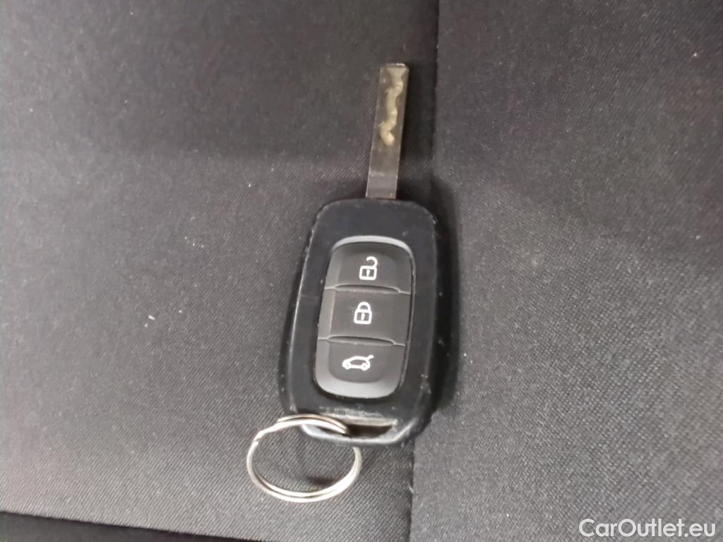  Renault  Clio 1.0 TCe 90CP Life #9