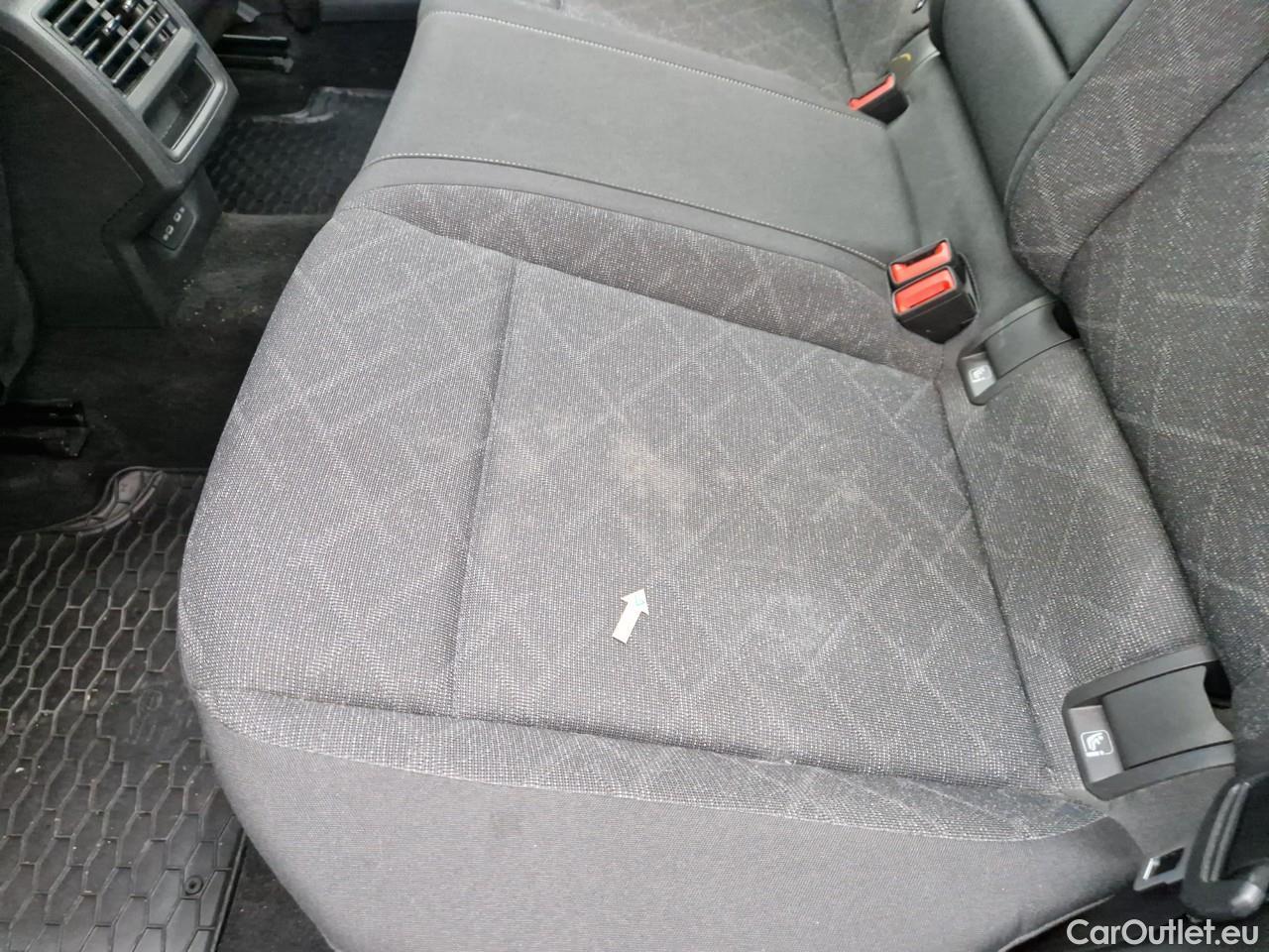  Volkswagen  Golf  Life 1.0 TSI #28