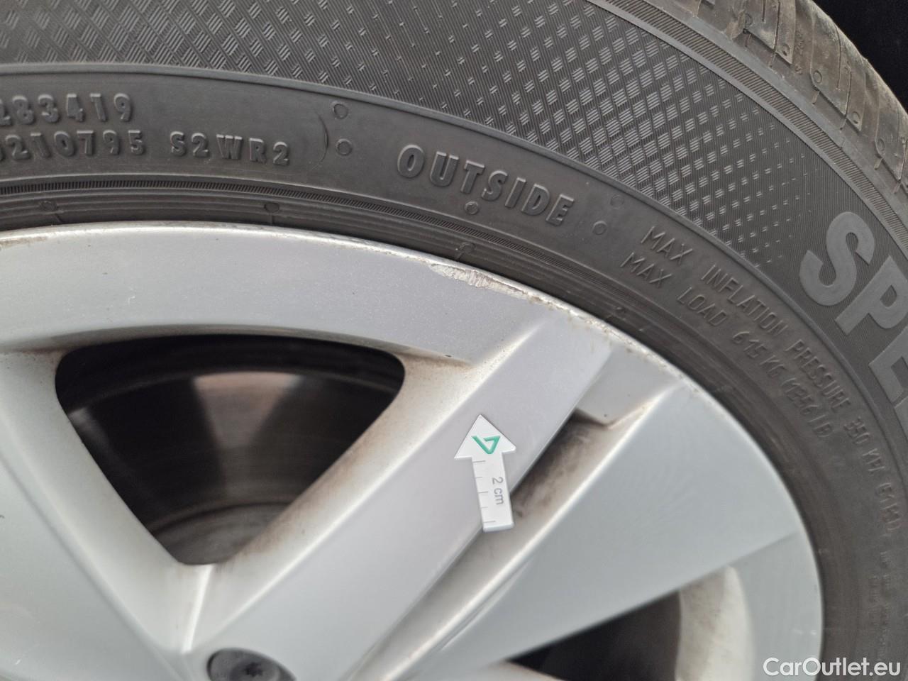 Volkswagen  Golf  Life 2.0 TDI #8