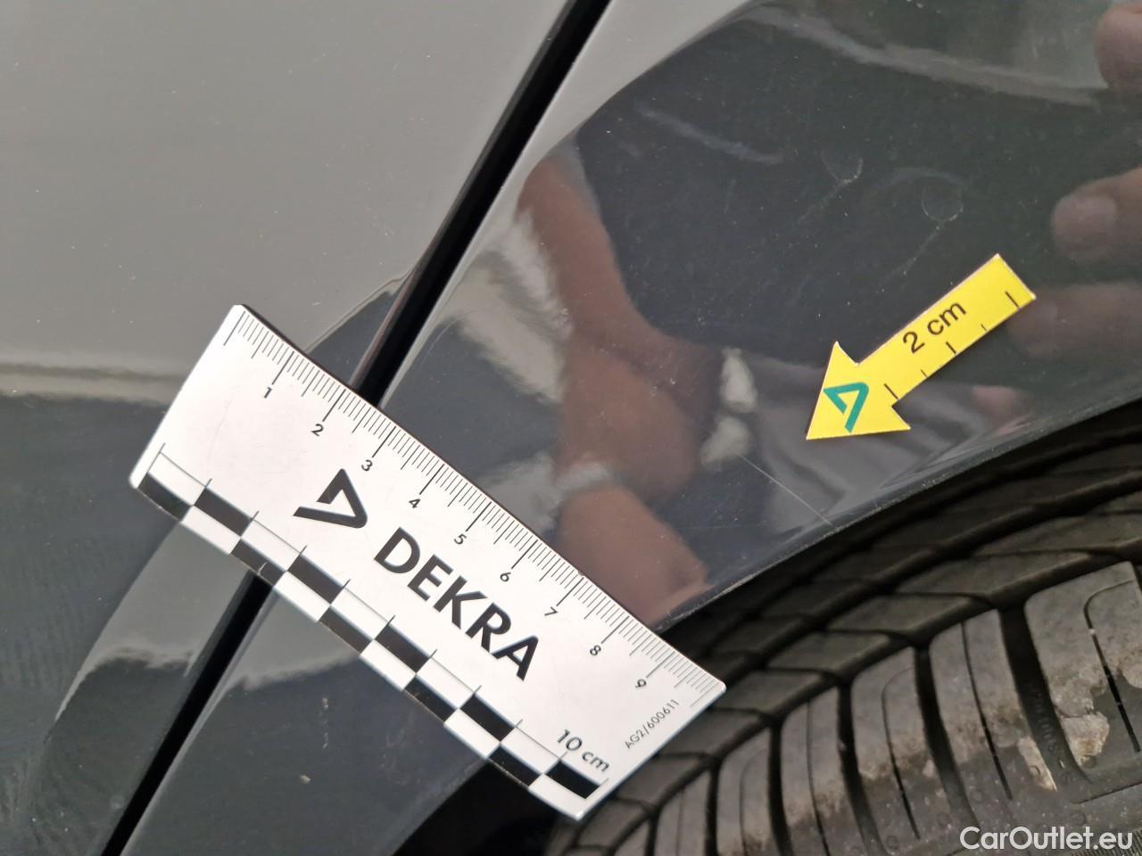  Volkswagen  Golf  Life 1.0 TSI #28