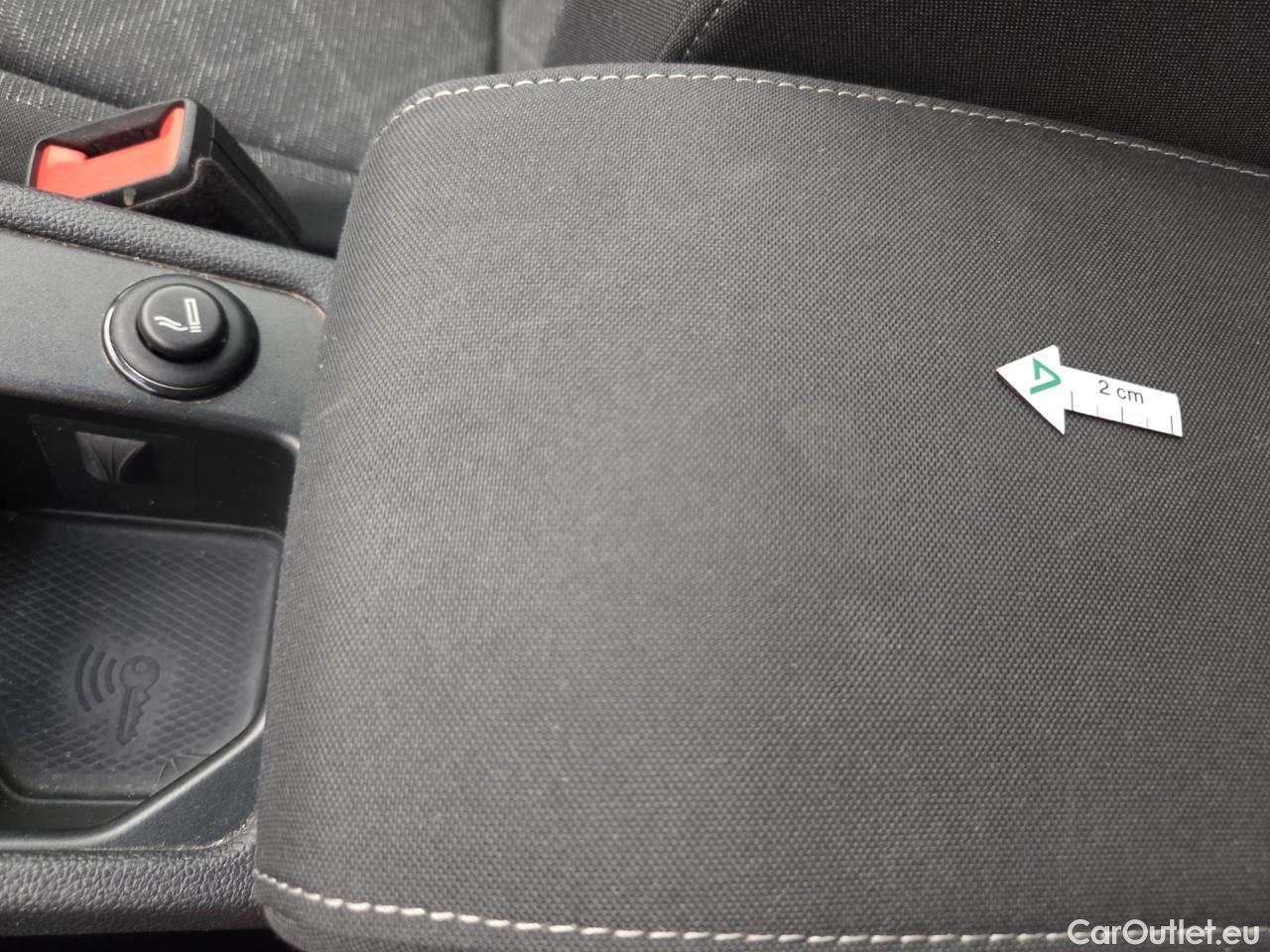  Volkswagen  Golf  Life 2.0 TDI #32