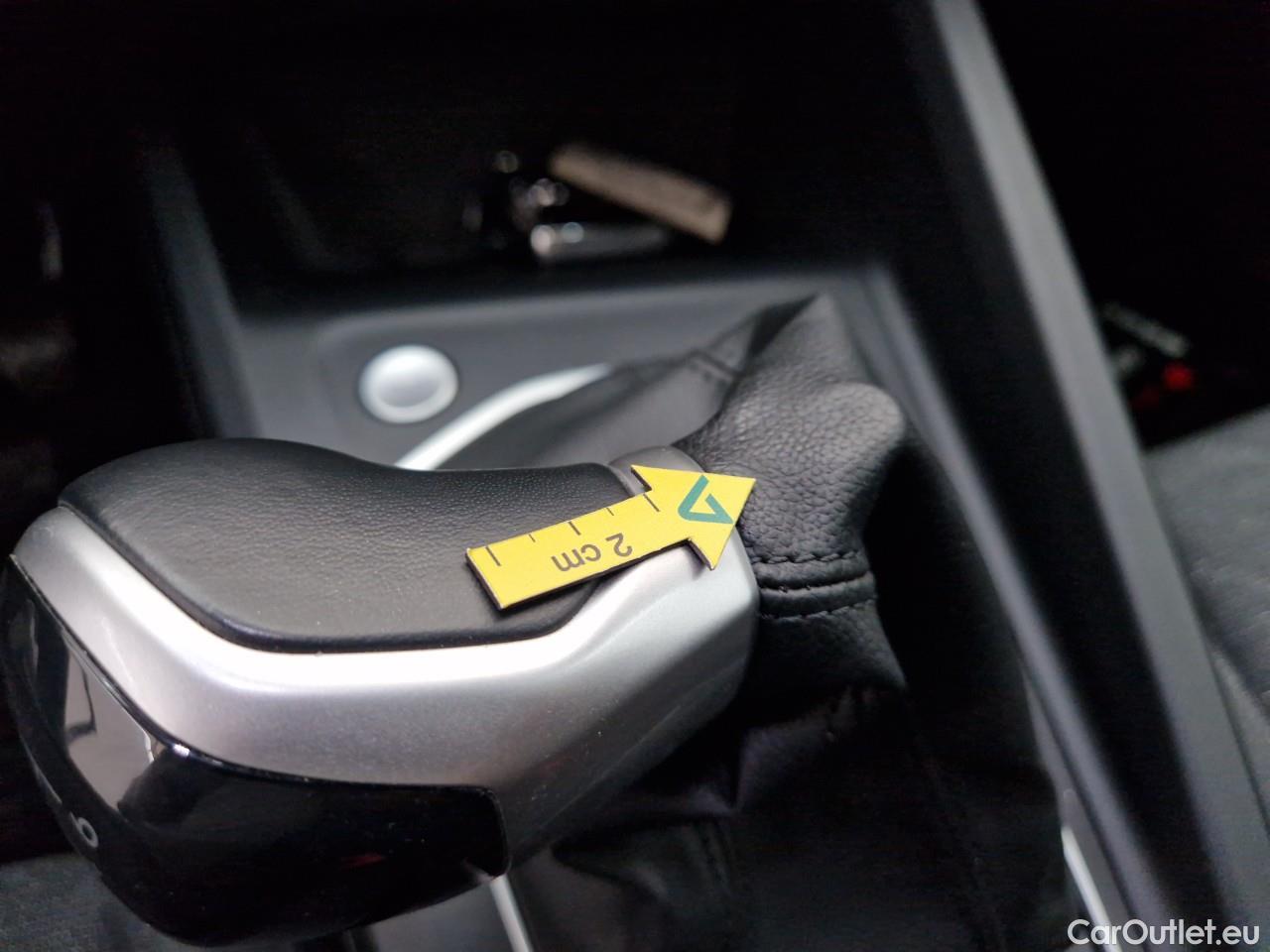  Volkswagen  Golf  Life 1.0 TSI #26