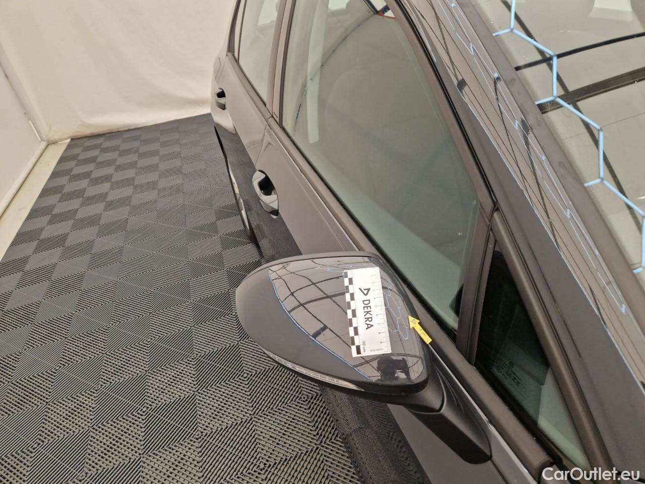  Volkswagen  Golf  Life 1.0 TSI #15