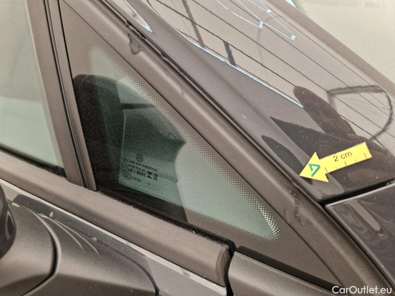  Volkswagen  Golf  Life 1.0 TSI #9