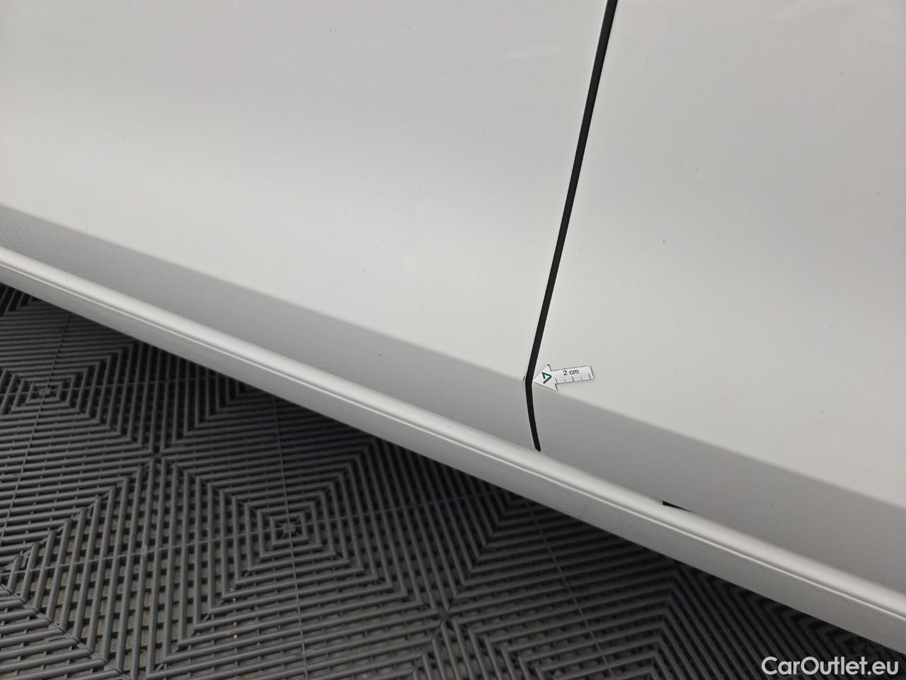  Volkswagen  Golf  Life 2.0 TDI #2