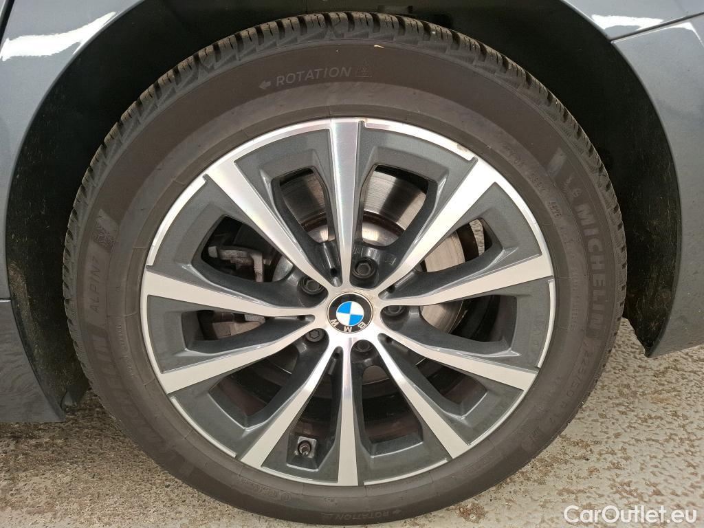  Bmw  Serie 3 BMW Série 3 Berline / 2018 / 4P / Berline 330e 292ch Business Design BVA8 Hybride #32