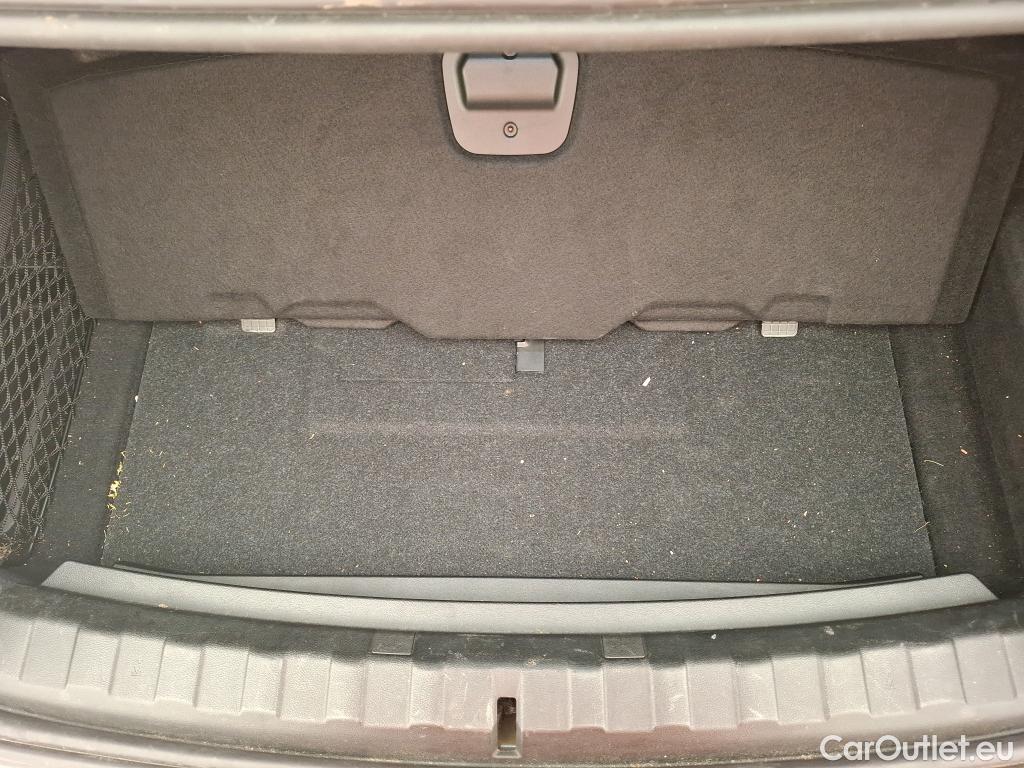  Bmw  Serie 3 BMW Série 3 Berline / 2018 / 4P / Berline 330e 292ch Business Design BVA8 Hybride #28