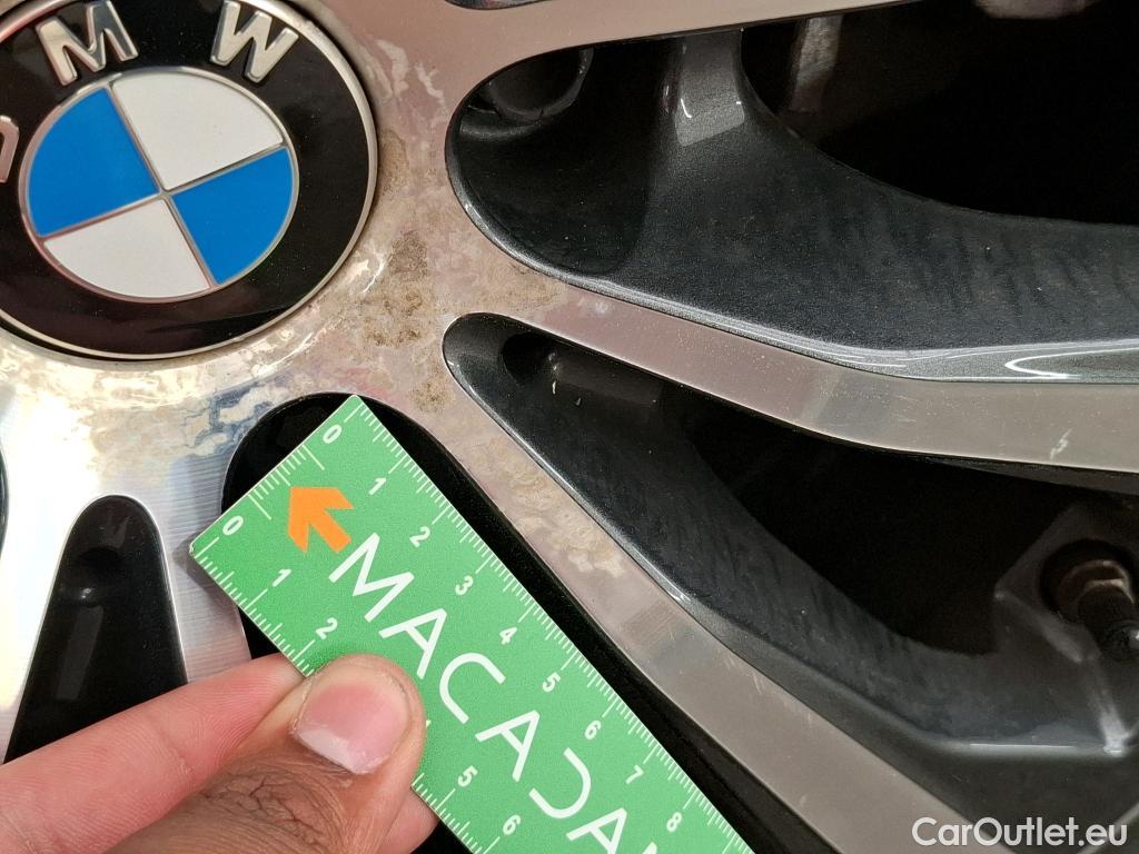  Bmw  Serie 3 BMW Série 3 Berline / 2018 / 4P / Berline 330e 292ch Business Design BVA8 Hybride #19
