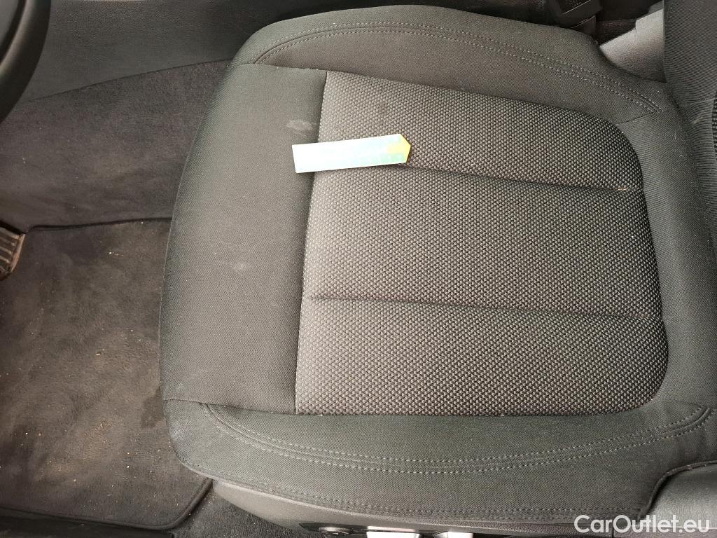  Bmw  Serie 3 BMW Série 3 Berline / 2018 / 4P / Berline 330e 292ch Business Design BVA8 Hybride #48