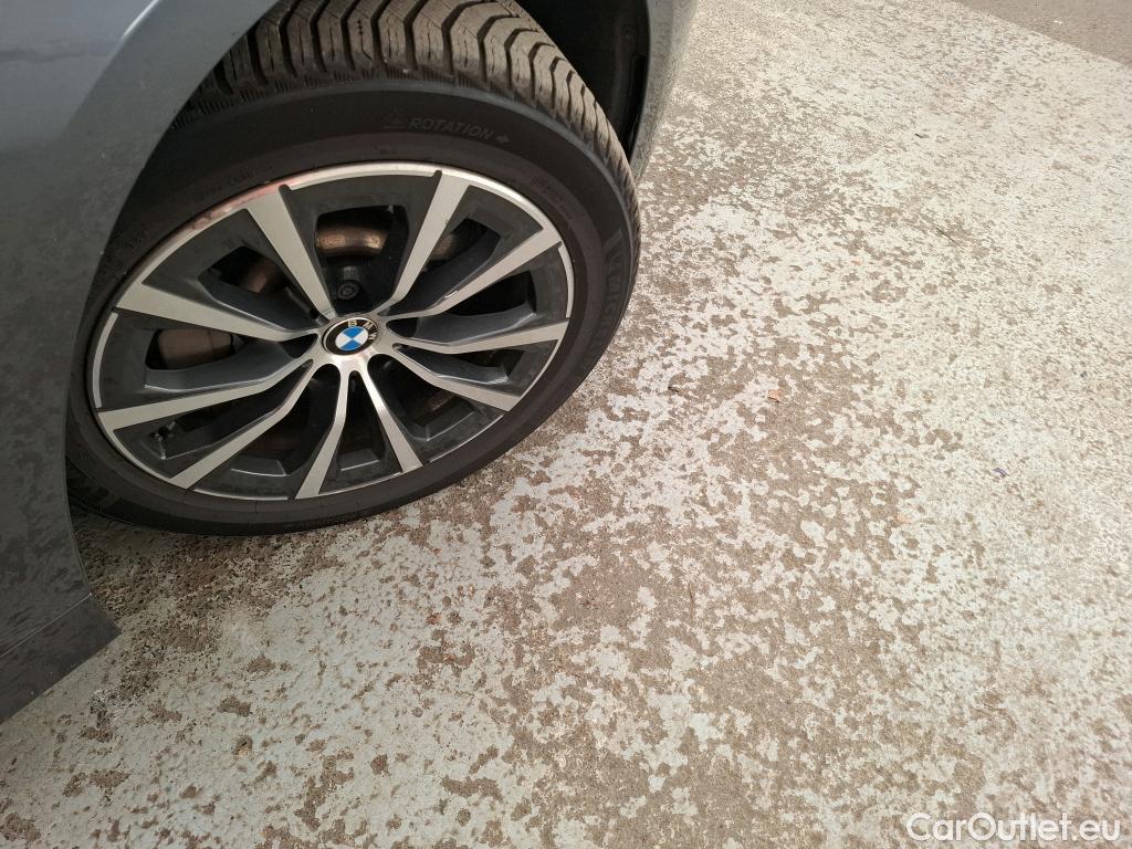  Bmw  Serie 3 BMW Série 3 Berline / 2018 / 4P / Berline 330e 292ch Business Design BVA8 Hybride #22
