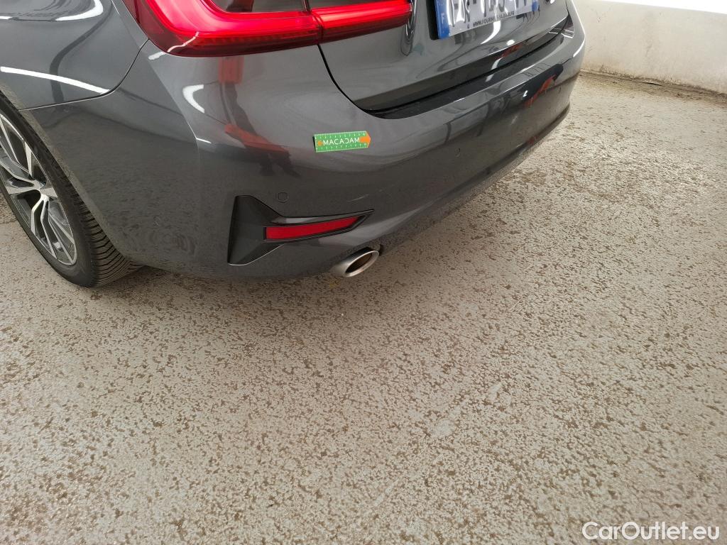  Bmw  Serie 3 BMW Série 3 Berline / 2018 / 4P / Berline 330e 292ch Business Design BVA8 Hybride #3