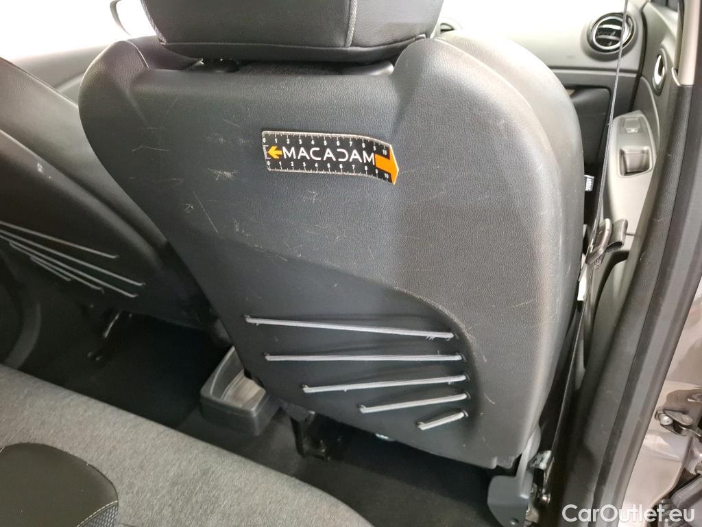  Renault  Captur  Intens 0.9 TCe 90CV BVM5 E6 #25
