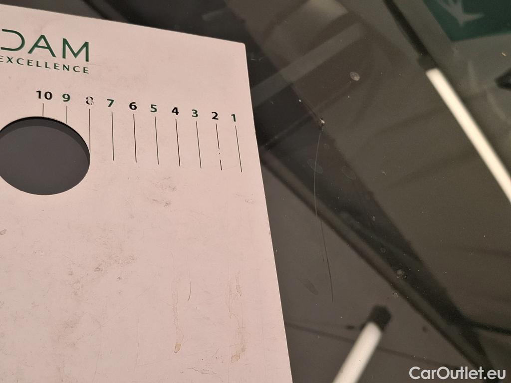  Bmw  Serie 1 BMW Série 1 / 2019 / 5P / Berline 116i Business Design #2