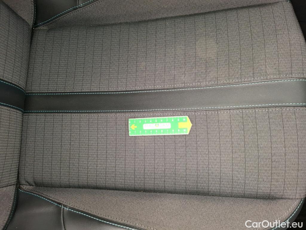  Peugeot  2008  Allure Pack 1.5 HDi 130CV BVA8 E6d #46