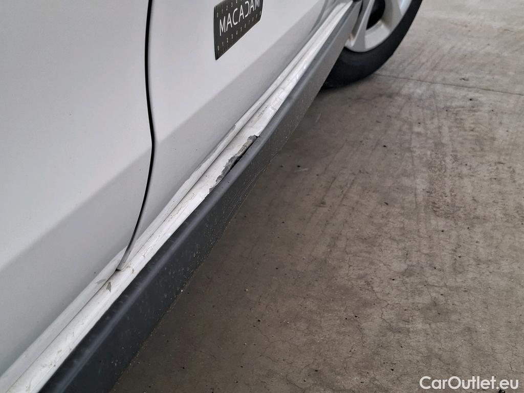 Citroen  C3  Société Feel 1.2 PureTech 80CV BVM5 E6d #24