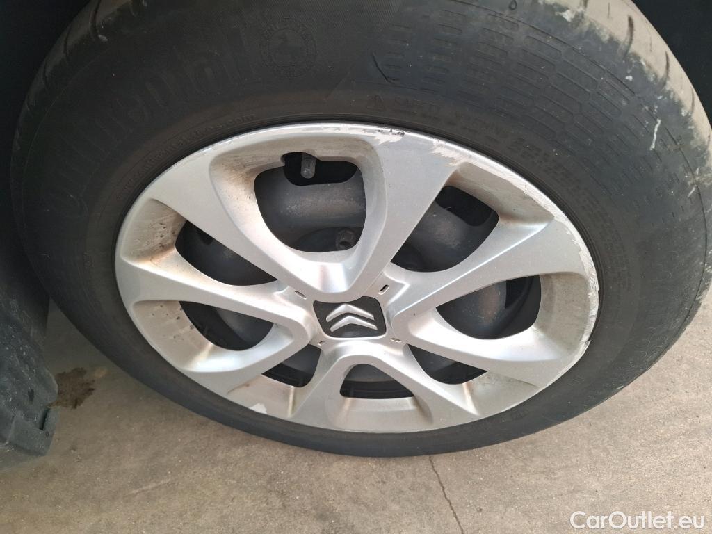  Citroen  C3  Société Feel 1.2 PureTech 80CV BVM5 E6d #38