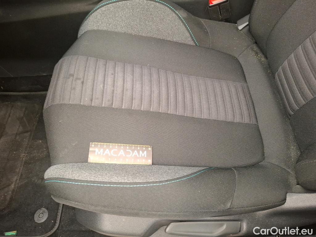  Peugeot  3008 PEUGEOT  / 2020 / 5P / SUV Hybrid 136 e-DCS6 Active Pack #14