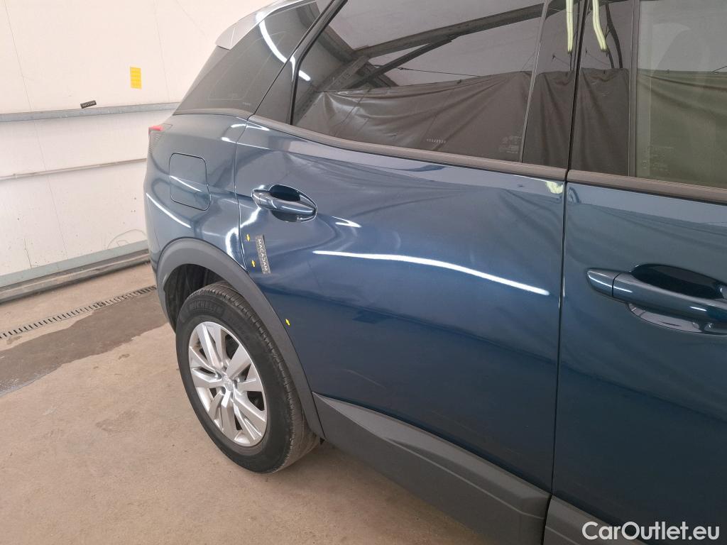  Peugeot  3008 PEUGEOT  / 2020 / 5P / SUV Hybrid 136 e-DCS6 Active Pack #3