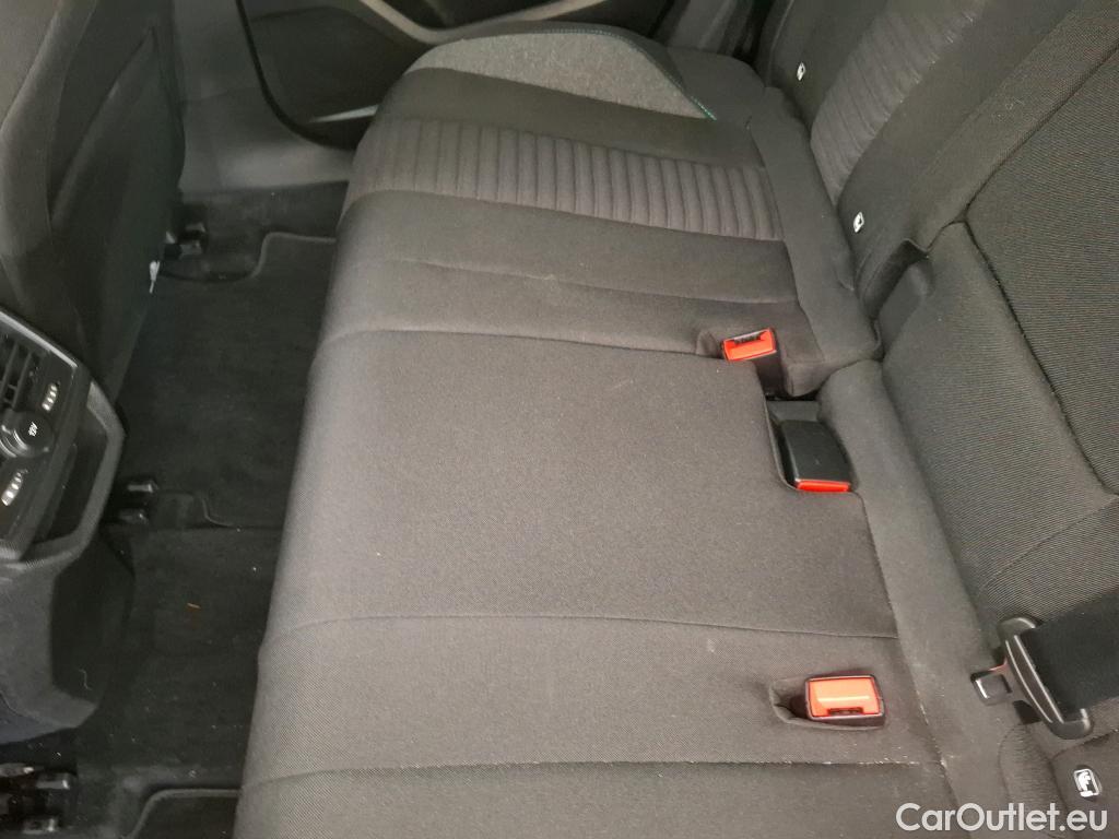  Peugeot  3008 PEUGEOT  / 2020 / 5P / SUV Hybrid 136 e-DCS6 Active Pack #13