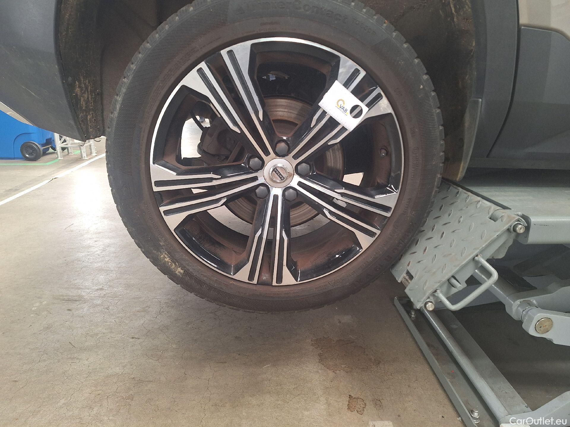  Volvo  XC 40 Volvo, XC40 '17, Volvo XC40 T5 Recharge Geartronic Inscription 5d #44