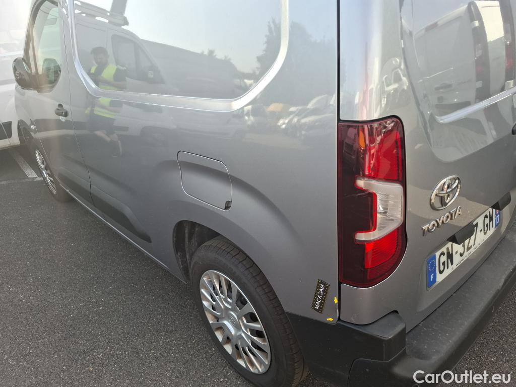  Toyota  Proace TOYOTA  City / 2019 / 4P / Fourgonnette 1.5 Medium 130 D-4D Business #16