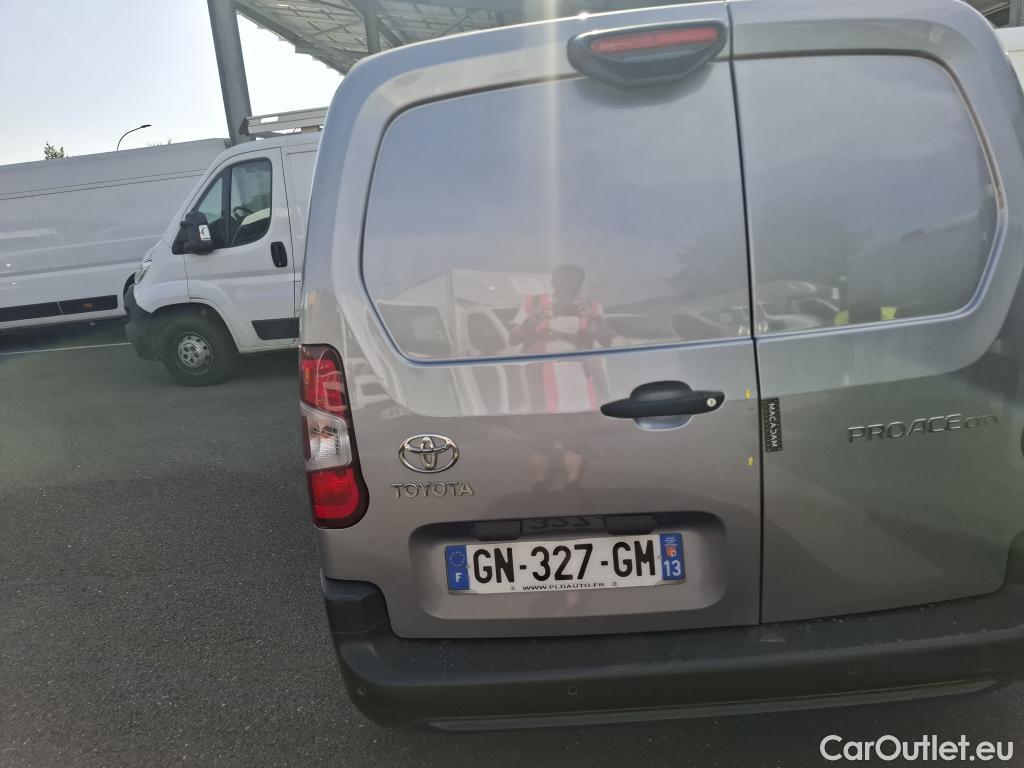  Toyota  Proace TOYOTA  City / 2019 / 4P / Fourgonnette 1.5 Medium 130 D-4D Business #7