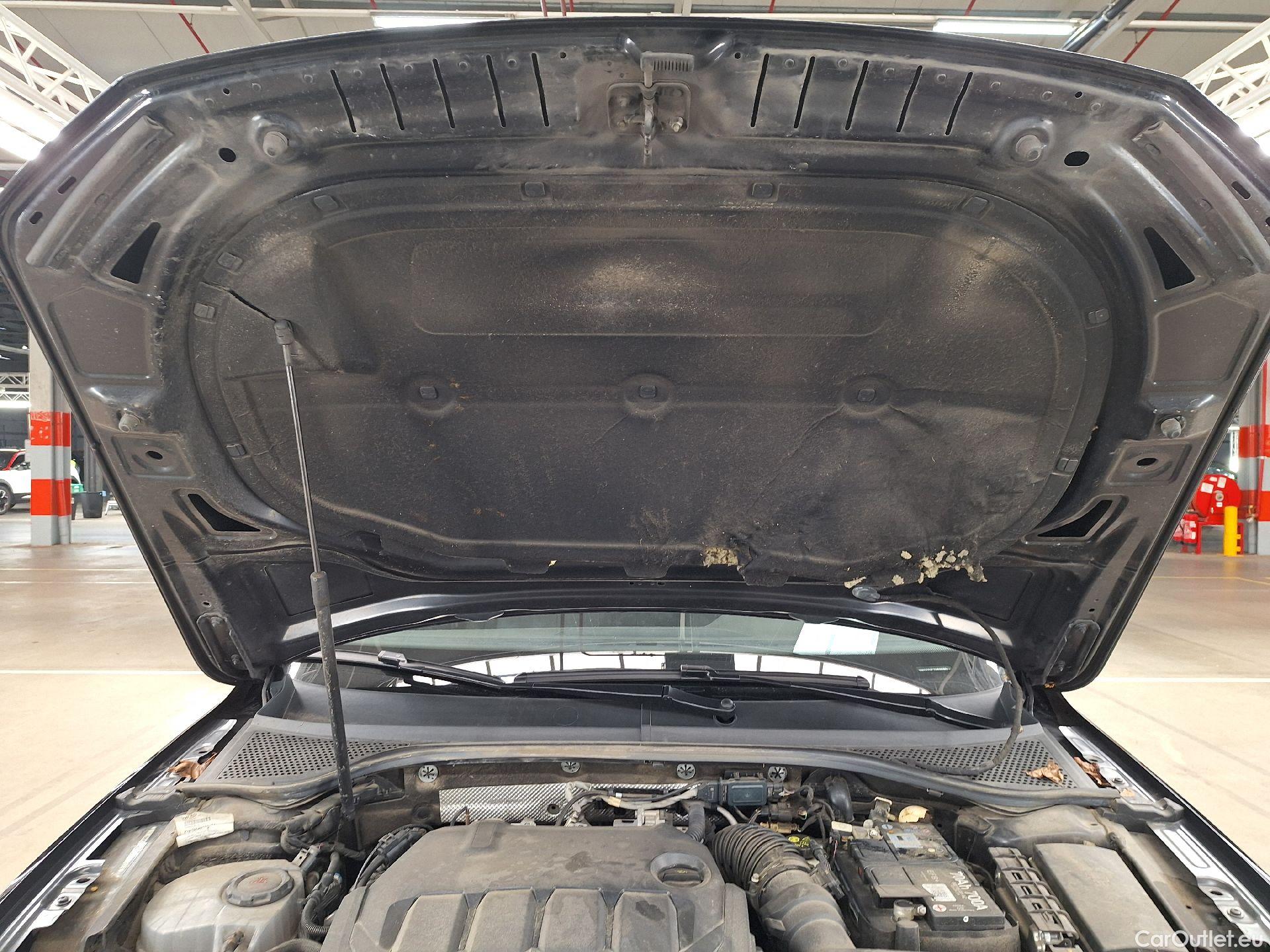  Volkswagen  Passat VW,  FL'19, Volkswagen  2.0 TDI 90kW Style Business DSG  #1