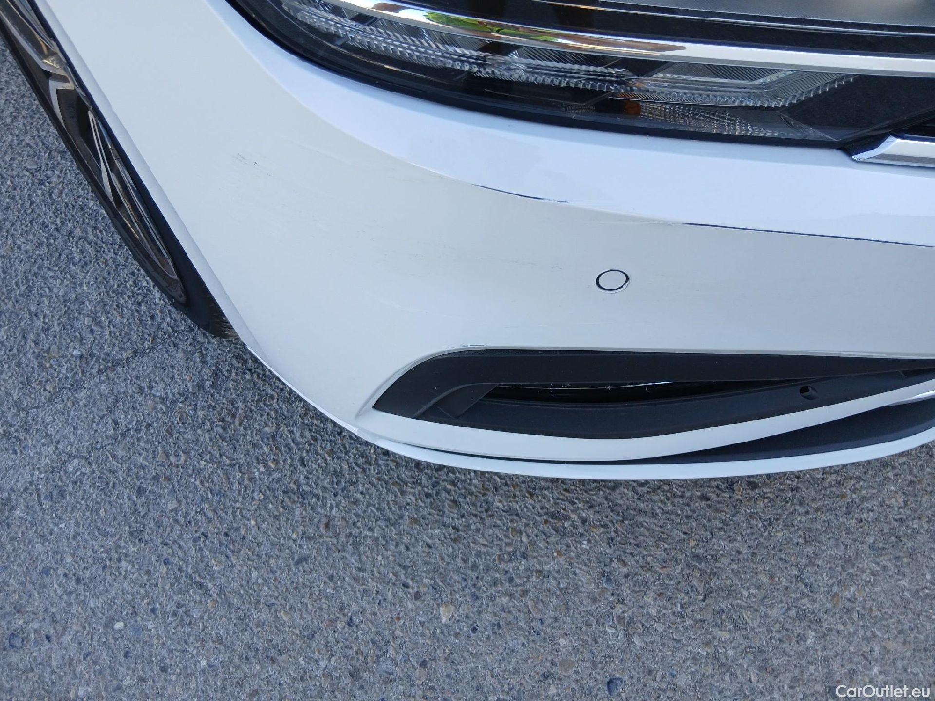  Volkswagen  Passat VOLKSWAGEN  / 2019 / 5P / familiar Variant Executive 2.0 TDI 110kW DSG #2
