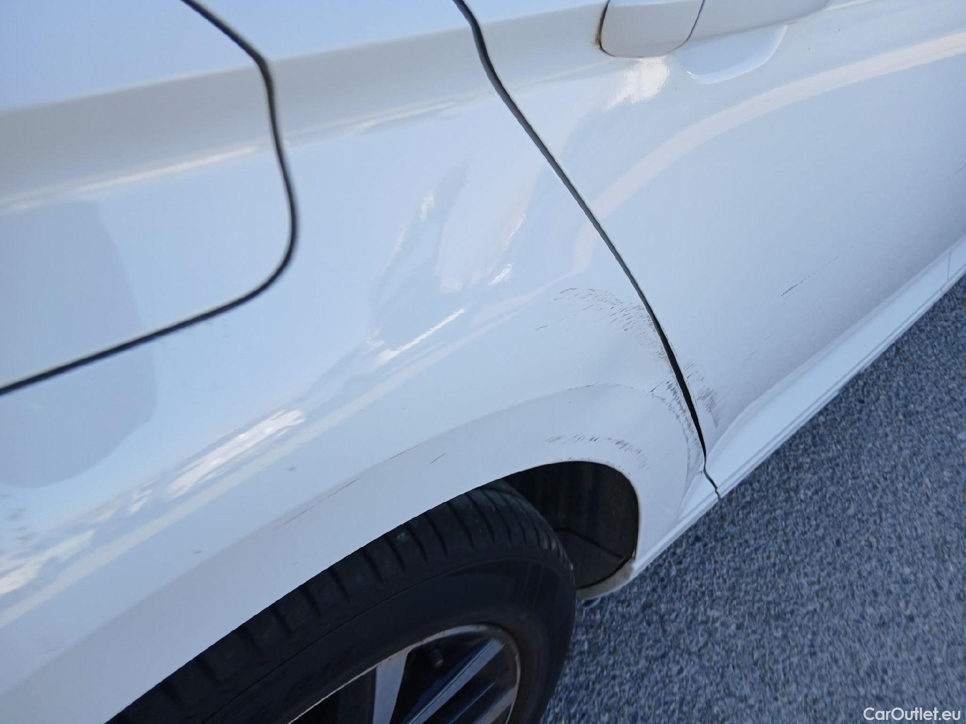  Volkswagen  Passat VOLKSWAGEN  / 2019 / 5P / familiar Variant Executive 2.0 TDI 110kW DSG #21