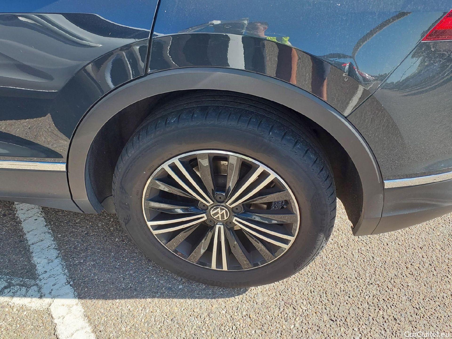  Volkswagen  Tiguan VOLKSWAGEN  / 2020 / 5P / todoterreno Life 2.0 TDI 110kW (150CV) DSG #21