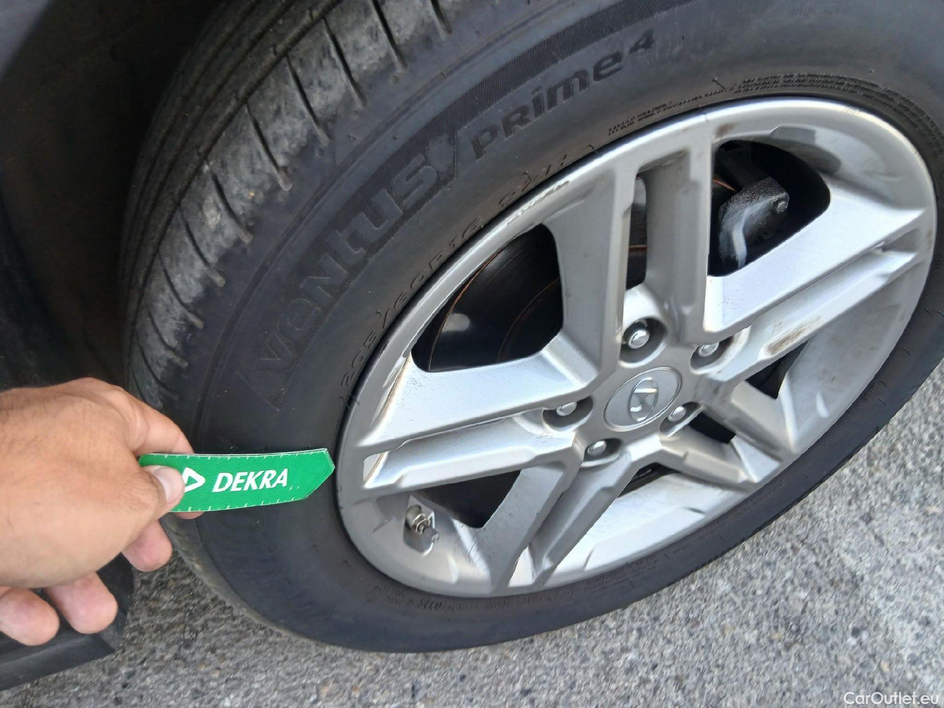  Hyundai  Konna HYUNDAI Kona / 2020 / 5P / todoterreno 1.0 TGDI 48V Maxx 4X2 #34