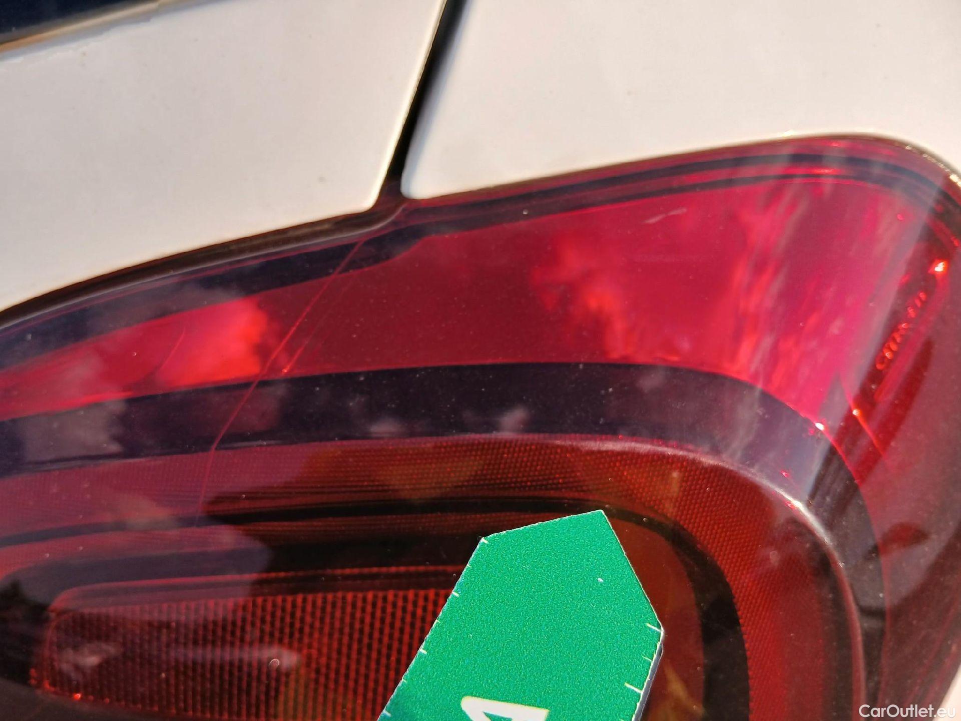  Citroen  C3 CITROEN  / 2020 / 5P / berlina con portón PureTech 81KW (110CV) S&S Feel Pack (AC2) #19