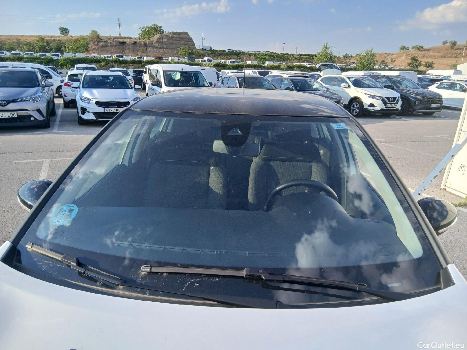  Citroen  C3 CITROEN  / 2020 / 5P / berlina con portón PureTech 81KW (110CV) S&S Feel Pack (AC2) #3