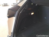  Peugeot  3008 PEUGEOT  / 2020 / 5P / SUV BLUEHDI 130 EAT8 SeS ALLURE #125