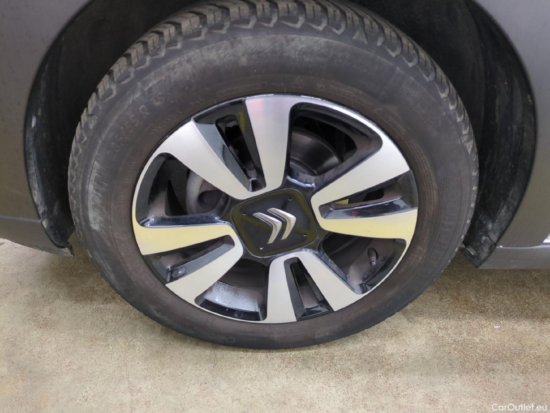  Citroen  C3 CITROEN  / 2020 / 5P / Berline PureTech 110 S&S EAT6 Shine #2