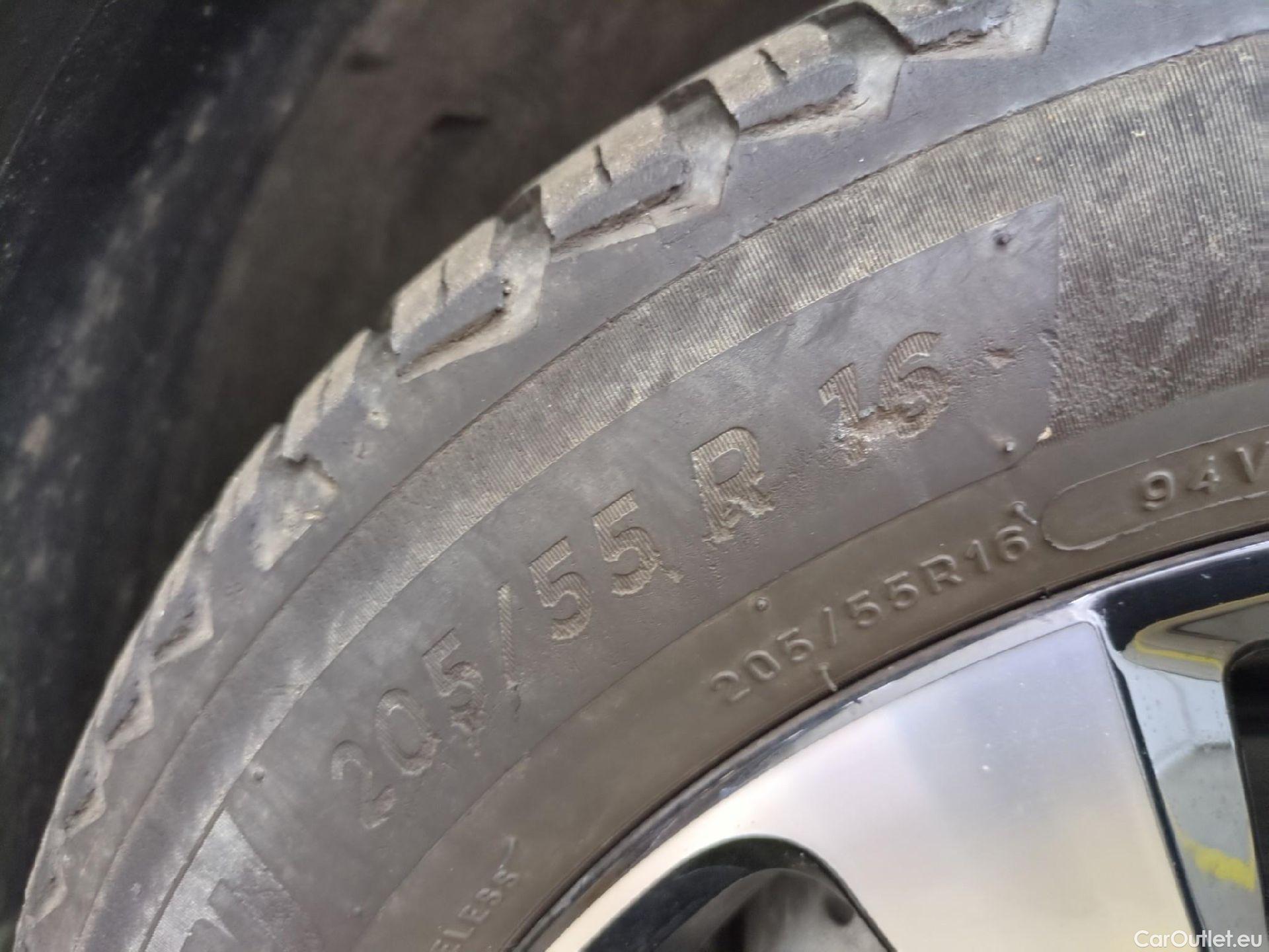 Citroen  C3 CITROEN  / 2020 / 5P / Berline PureTech 110 S&S EAT6 Shine #1