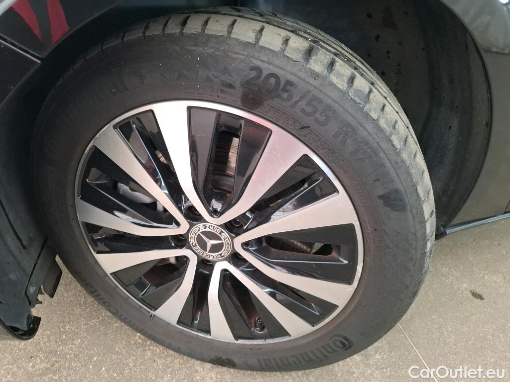  Mercedes  A-Klasse MERCEDES-BENZ Classe A Compact / 2018 / 5P / Berline A 250 e Business Line 8G-DCT #4