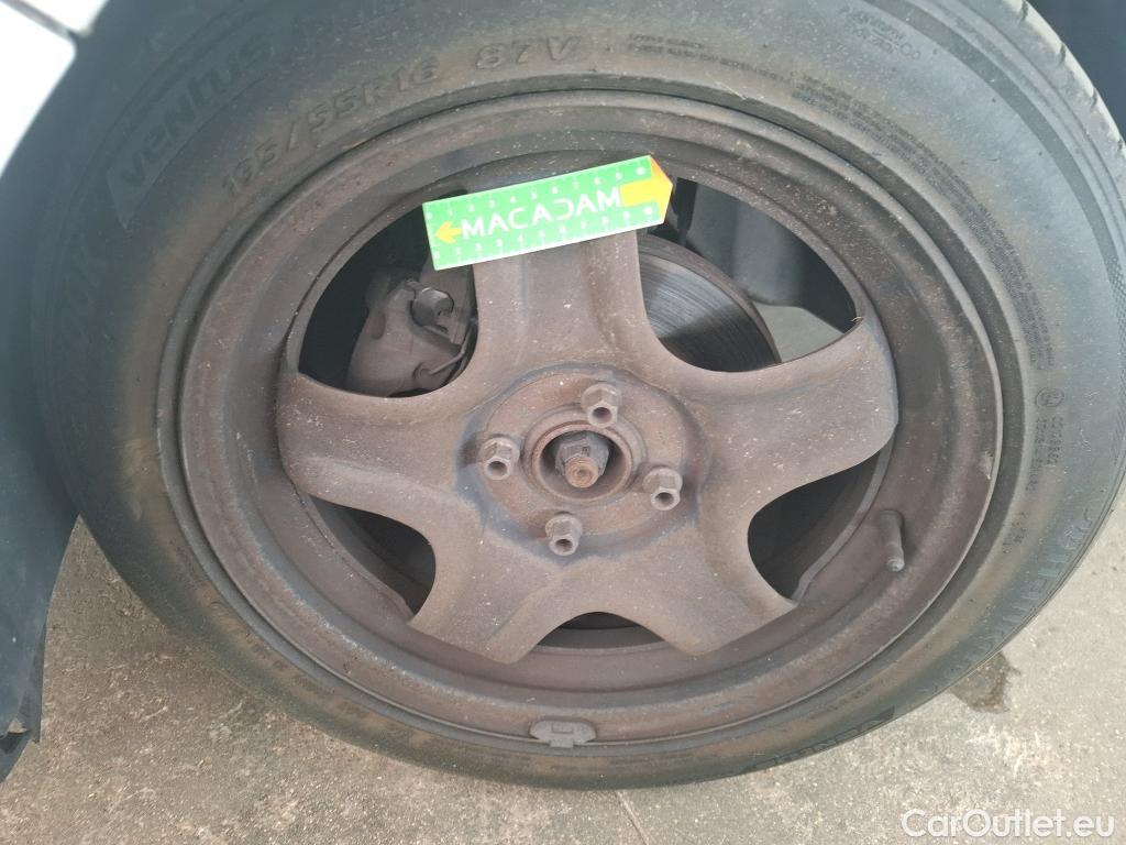  Renault  Clio  IV Business 0.9 TCe 75CV BVM5 E6 #45