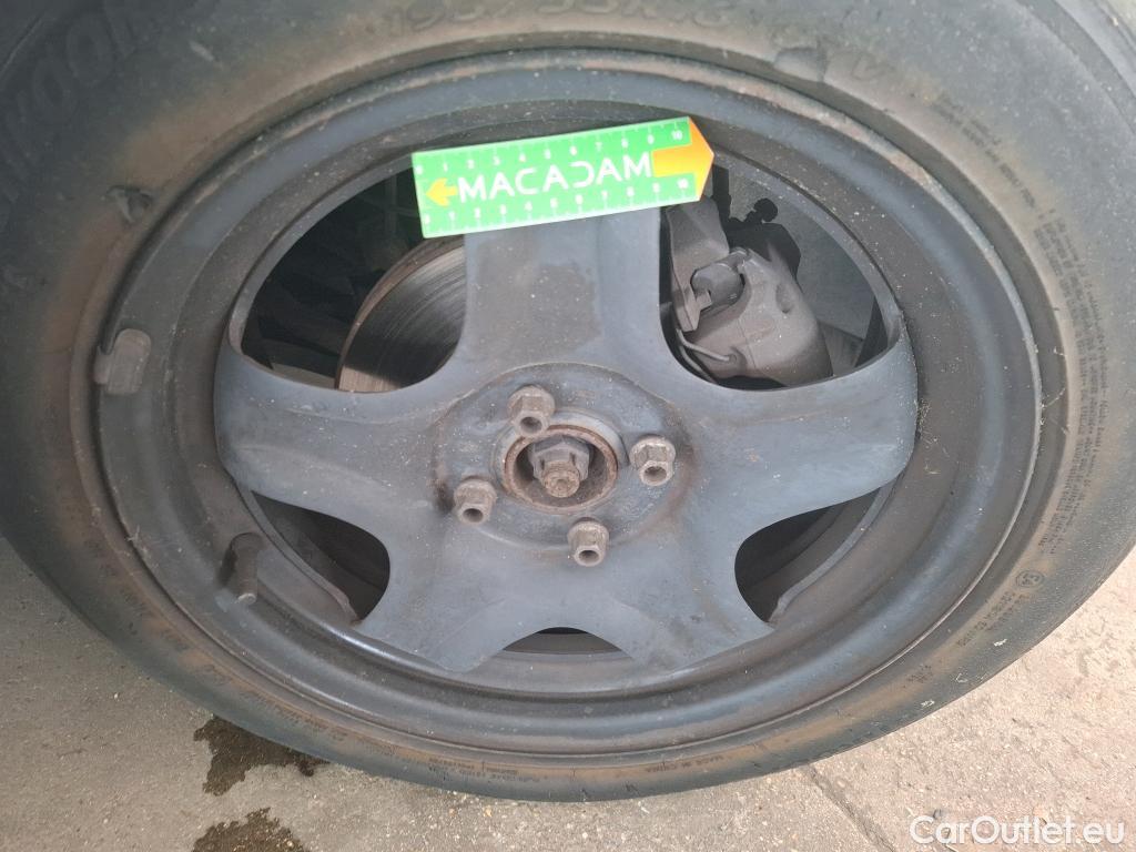  Renault  Clio  IV Business 0.9 TCe 75CV BVM5 E6 #42