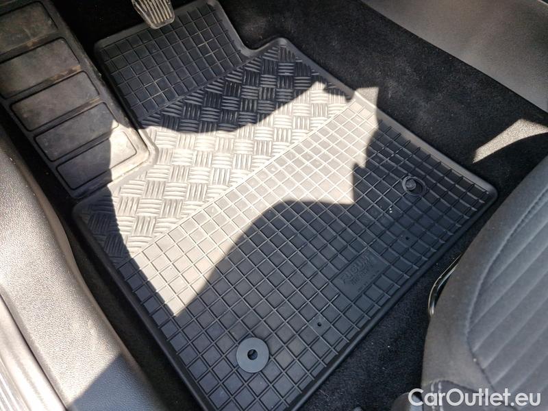  Ford  Focus   Turnier (CGE)(2018->) Foc.Kom.1.5EBl.120 Titanium #12