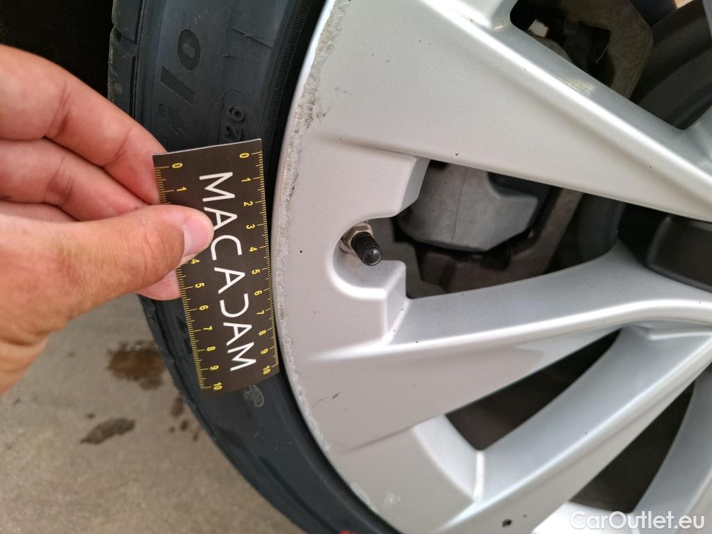  Tesla  Model 3 TESLA  / 2018 / 4P / Berline Autonomie Standard Plus RWD #27
